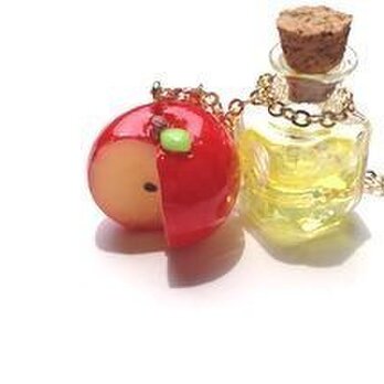 自家製アップルサイダー＆蜜りんごのネックレスの画像