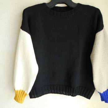 クルーネックのカラフルセーター