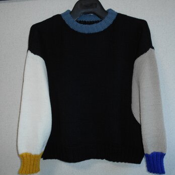 クルーネックのカラフルセーター