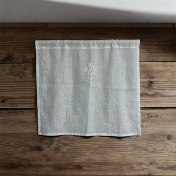 リネンカフェカーテン　薄地リノ　ネージュホワイト　モチーフ付き（フルール）