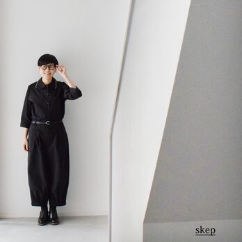 短め丈で裾ベルトのバルーンパンツ(やや厚手)：黒［PT49SPBK］