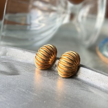 PA445-【 AVON 】エイボン・ヴィンテージピアス Gold Tone Shrimp Ribs Half Dome