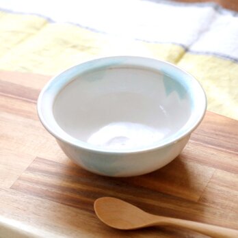 白釉の丸鉢 水色のアクセント ＊ 1