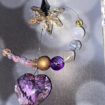ハートのパープルクリスタルのサンキャッチャー