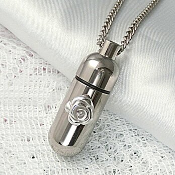 純チタン製：遺骨入れペンダント・ホワイトローズ（手元供養）　（内部に硬質ガラス容器付） 　　『日本製』一生もの。