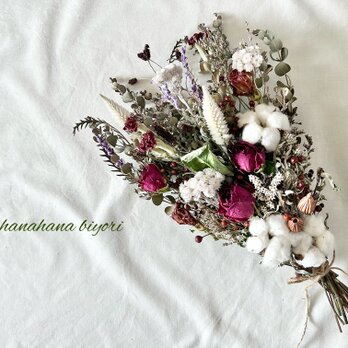 薔薇と綿の実のアンティーク風冬スワッグ クリスマスやお正月に