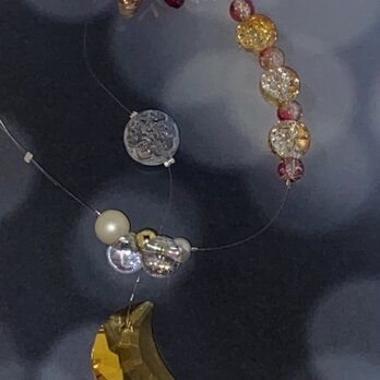 三日月のイエローのクリスタルのサンキャッチャー