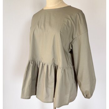 ギャザー長袖ブラウス