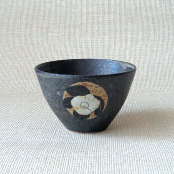 碗（金銀彩白椿b）