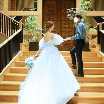 実例写真！美品！カラードレス 薄青 パフスリーブ 美しい花レース 憧れのドレス 揺らめく裾 拳式/前撮り