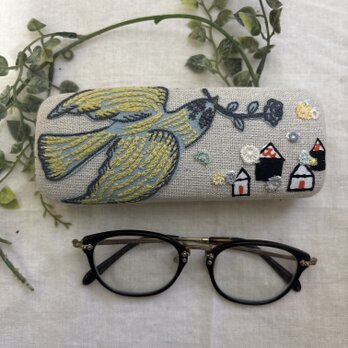 ✳︎ ✳︎ ハンドメイド★ミナペルホネンfollowing day蝶々花刺繍メガネケース 生成りリネン