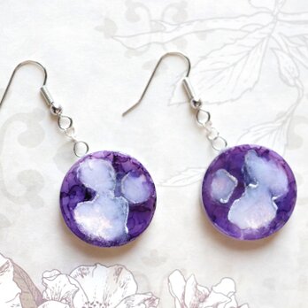 レジンアート　ラウンドピアス〈月の神殿〉