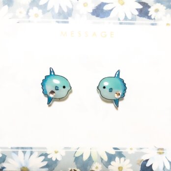 ～小さなピアスシリーズ～マンボウのピアス/ノンホールピアス(樹脂イヤリング)