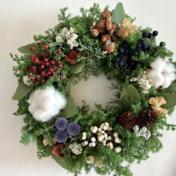 綿の実と木の実のクリスマス