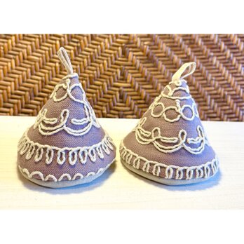 イギリスの布「モンペリエ」で作った三角鍋つかみ　サークル模様A