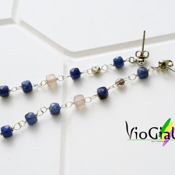 ソーダライトとグレーオニキスの7連ピアス