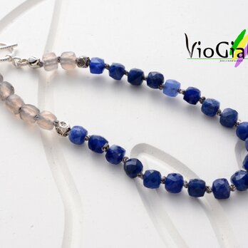 ソーダライトとグレーオニキスのブレスレット