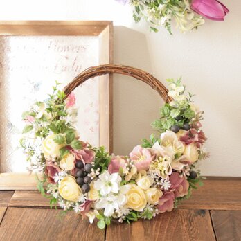 クリスマスローズとラナンキュラスのハーフリース