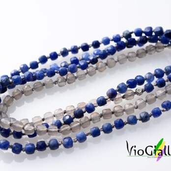 ソーダライトとグレーオニキスのロングネックレス