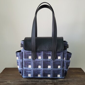 ジャガード織りグラフィック柄のバッグ　グラフィック柄