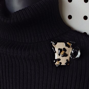 はみ出しレオパードのマグカップ