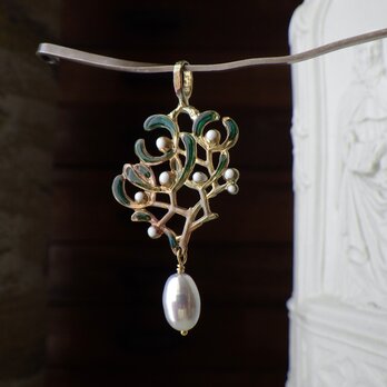 ヤドリギ　淡水パールのトップ