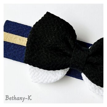 一年中おすすめ◆6cm×8cmのベビーからずっと使える和風リボンの髪飾り◆黒×白色のちりめんリボン