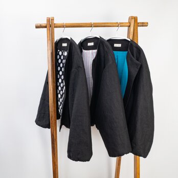 印象に残るノーカラージャケット【ラミーリネン・黒×ターコイズ・ストライプ・水玉】