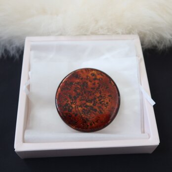 本漆のブローチ【金虫食い塗り】