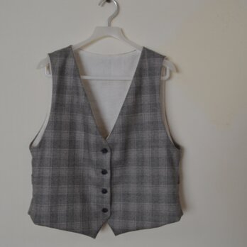 軽い着心地！「Vネックベスト」