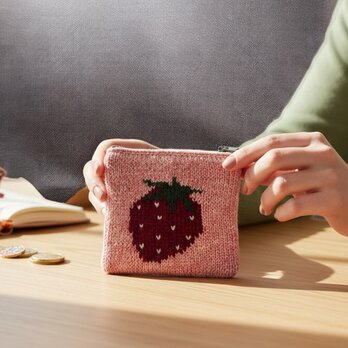 いちご柄手編みのミニポーチ/シェットランドウール