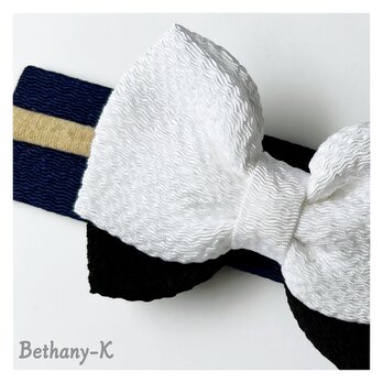 一年中おすすめ◆6cm×8cmのベビーからずっと使える和風リボンの髪飾り◆白×黒色のちりめんリボン