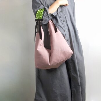 シャイニーギャザーとベルベットリボンハンドル☆ 細コールハンドバッグ クラシックピンク