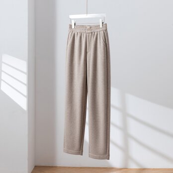 寒い季節も穿くだけであったか ウール混ボンディング生地　テーパードパンツ　ベージュ系　251119-1