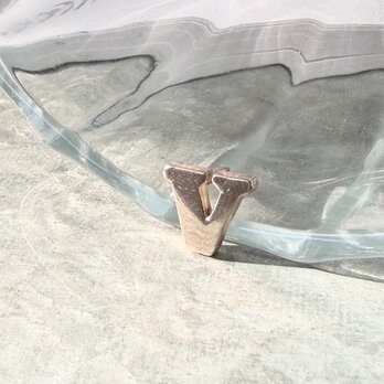 SCA66-【 AVON 】エイボン・ヴィンテージブローチ 1970〜80's Initial "V"