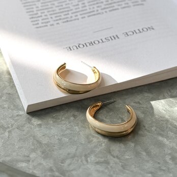 PN37-【 Napier 】ネイピア・ヴィンテージピアス Ivory Enamel Paint Gold Tone Hoop