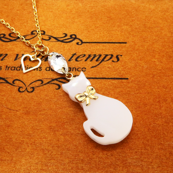 白猫シルエットモチーフとスワロフスキーの大人可愛いネックレス オープンハート 長さ変更可