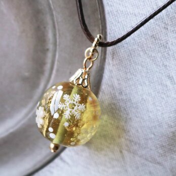 クリスマスペンダント「オーナメントモチーフ」雪の結晶(イエロー）