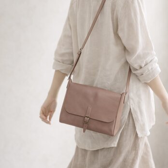 本革 スモールメールショルダーバッグ ローズベージュ 牛革 背面ポケット付き 軽量 ミニショルダー レディース メンズ