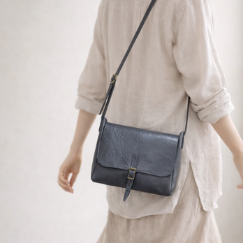 本革 ショルダーバッグ スモールメールバッグ ダークトープ ミニ 小さめ 牛革 軽量 ユニセックス