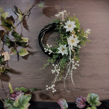 ★【数量限定販売】ポインセチア（ホワイト） と サンキライ の クリスマスリース AX606 アーティフィシャルフ