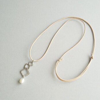 淡水パール×スクエアコードネックレス（シルバーカラー）