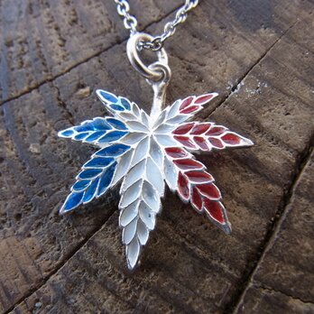 モミジ(フランス風)ペンダント　SV925/レジン