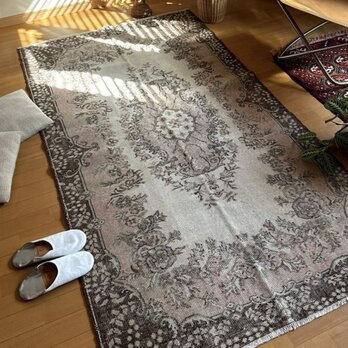 118×204 淡いピンクベージュ×ブラウン　花や実　トルコヴィンテージラグ