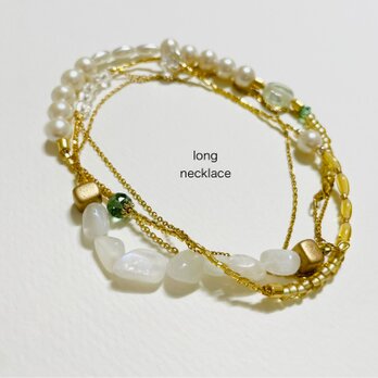 【何通りも愉しむﾛﾝｸﾞﾈｯｸﾚｽ】柔らかな印象ミルキークォーツとガラスビーズ金属ｱﾚﾙｷﾞｰ対応316　n003