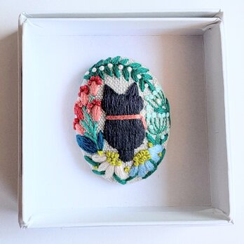 こねこと草花の刺繍ブローチ(botanical）#426