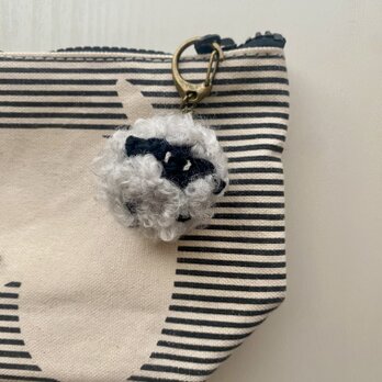 羊のキーホルダー①（ライトグレー）
