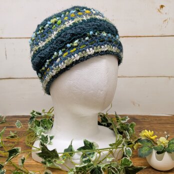 緑を楽しむ♪ いろんなグリーンの毛糸で編んだ楽しい帽子