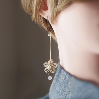 【新作】ピアス「暁ふくら」（アイボリー×薄茶）