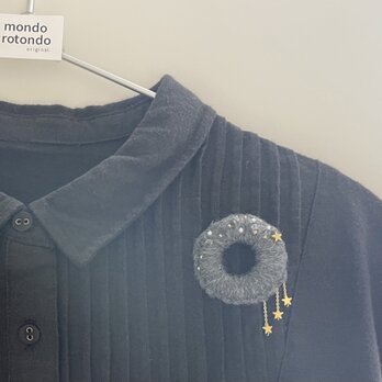 【星空のブローチ】物語を感じる かろやかなつけ心地のブローチ　